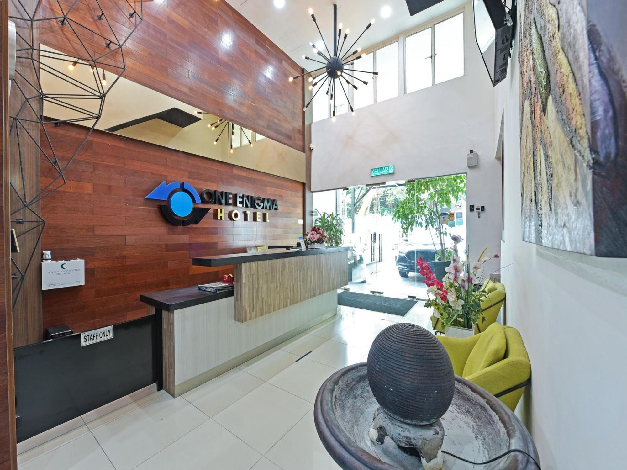 Oyo 91009 One Enigma Hotel Kuala Lumpur Exterior photo